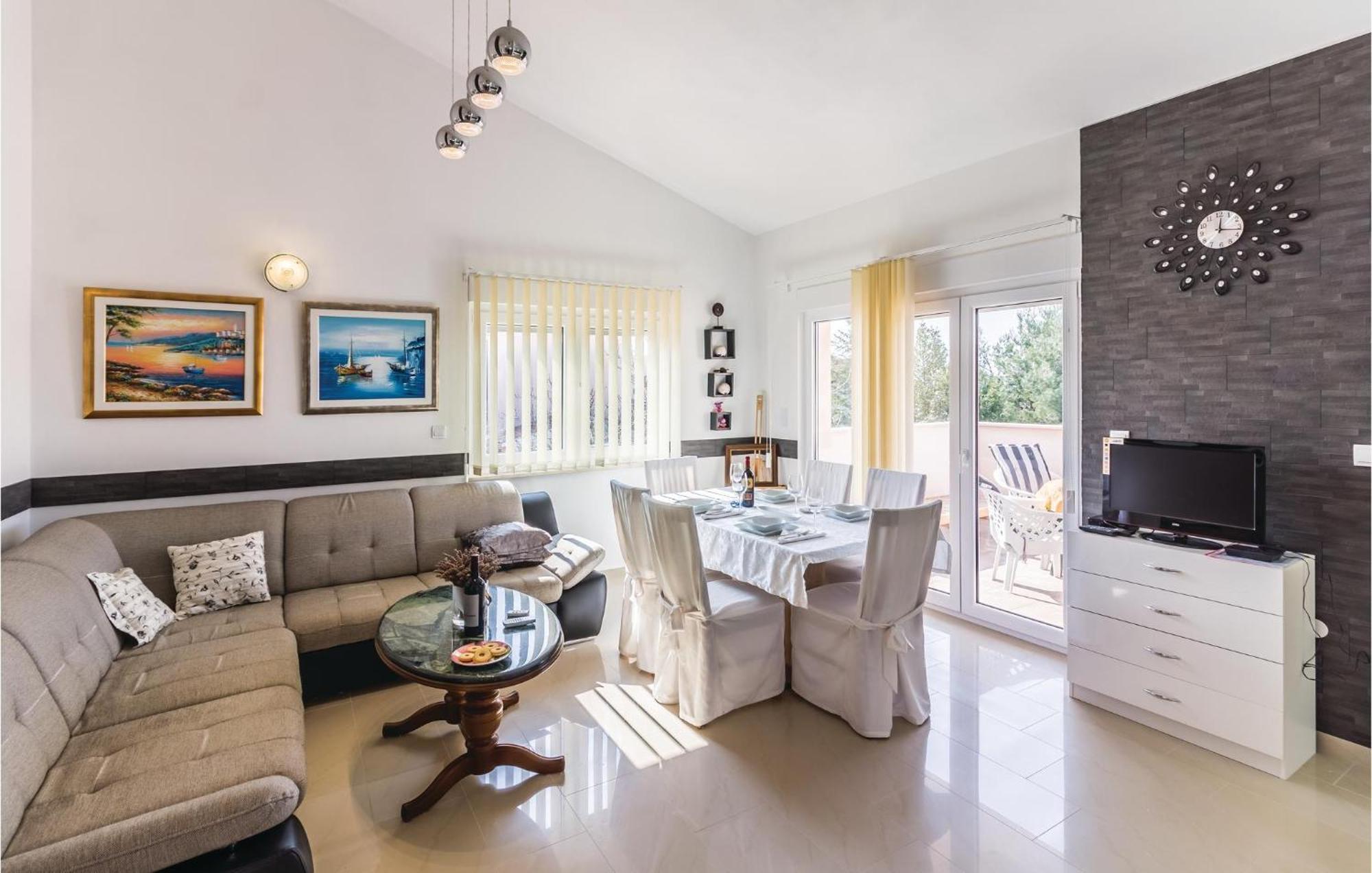 Stunning Apartment In Fazana With House Sea View מראה חיצוני תמונה