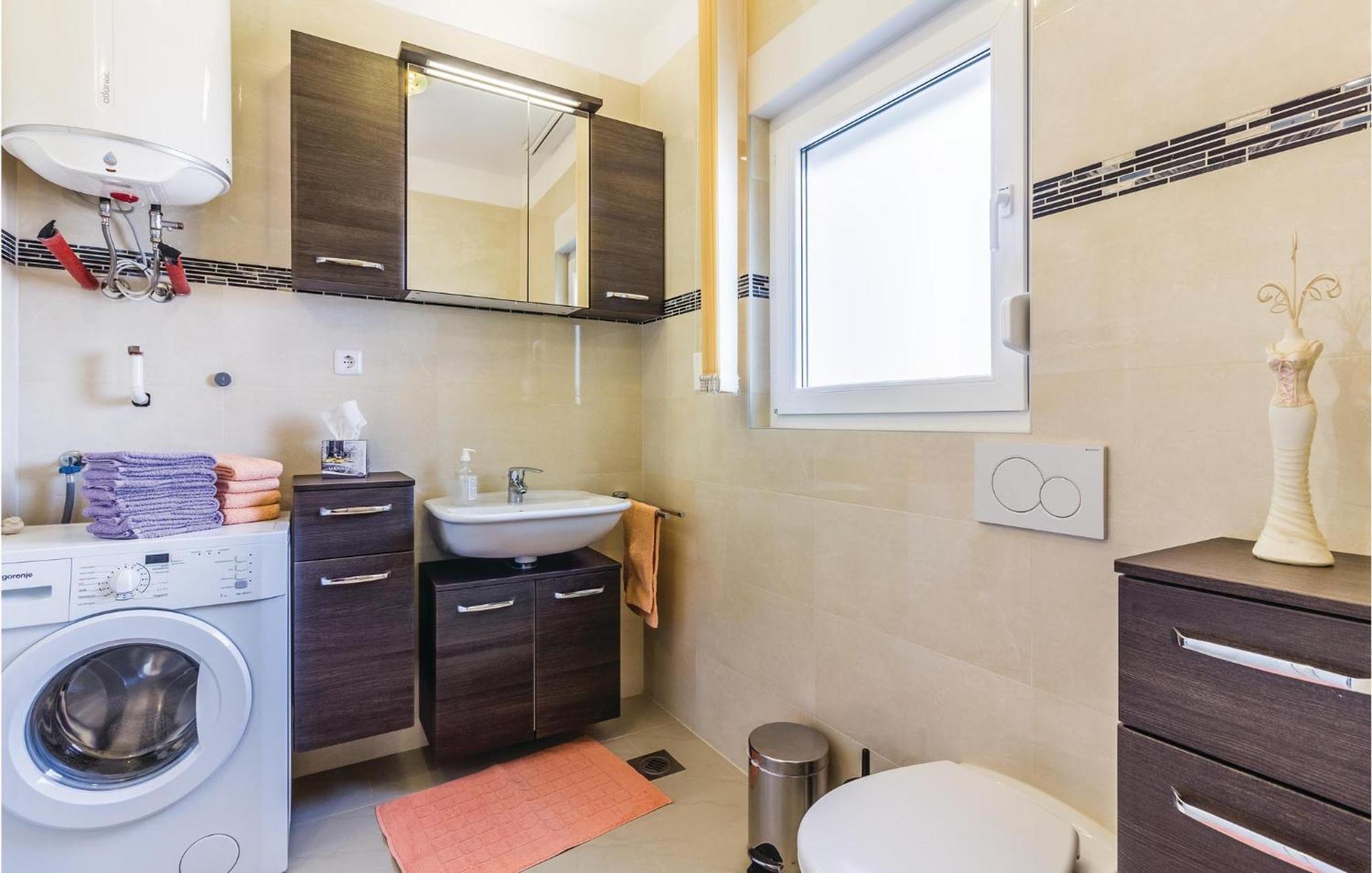 Stunning Apartment In Fazana With House Sea View מראה חיצוני תמונה